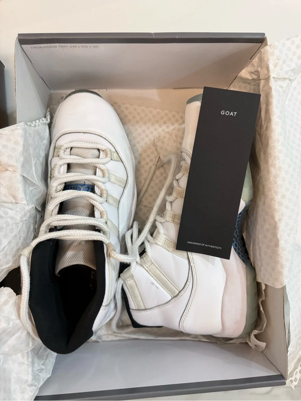 Jordan Men’s White and Black Low-Top Sneakers